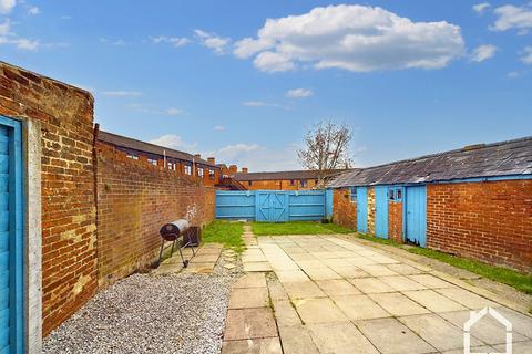 2 bedroom terraced house to rent, Napier Street, Bletchley, MK2