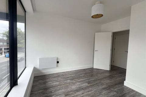 2 bedroom apartment to rent, Kingsbridge Point, Swindon SN1