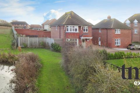 4 bedroom detached house for sale, Broomfield Way, Braintree CM7