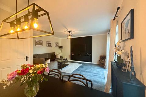 39 Millfield, New Ash Green, Longfield, DA3 8JP