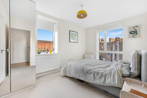 3 bedroom apartment for sale, Essence House, Selsea Place, London, N16