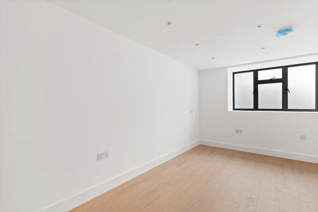 Apartment in Islington - More