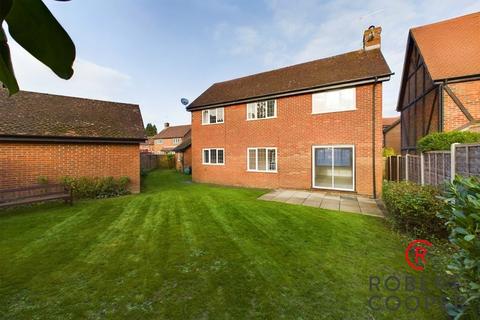 4 bedroom detached house to rent, Deerings Drive, Pinner, HA5