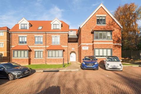 3 bedroom apartment for sale, Foxley Lane, West Purley