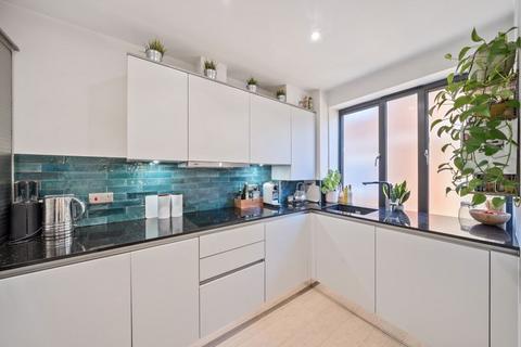 3 bedroom apartment for sale, Foxley Lane, West Purley