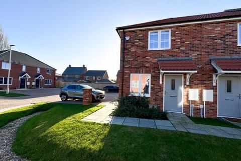 2 bedroom end of terrace house for sale, BLACKBIRD CLOSE, WALTHAM