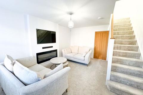 2 bedroom end of terrace house for sale, BLACKBIRD CLOSE, WALTHAM