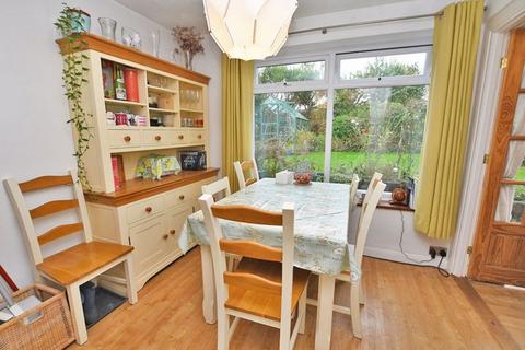 4 bedroom detached house for sale, Madginford Road, Maidstone