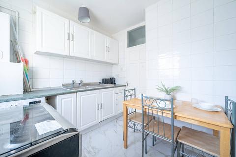 2 bedroom flat to rent, Somerford Grove, Hackney, London, N16