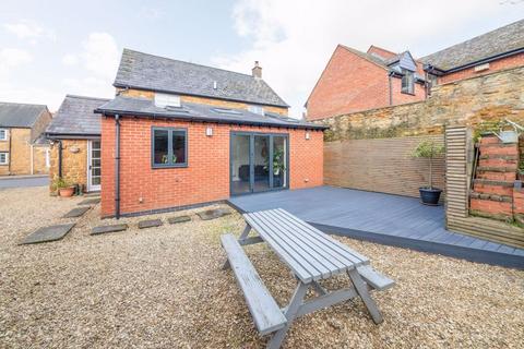 3 bedroom cottage for sale, High Street, Bodicote