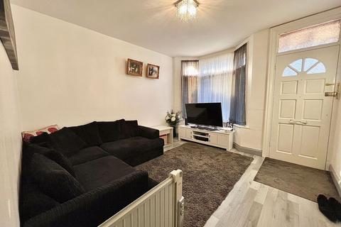 3 bedroom terraced house for sale, Ferndale Road, Luton