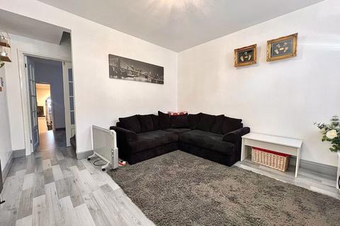 3 bedroom terraced house for sale, Ferndale Road, Luton