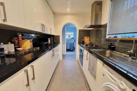 3 bedroom terraced house for sale, Ferndale Road, Luton