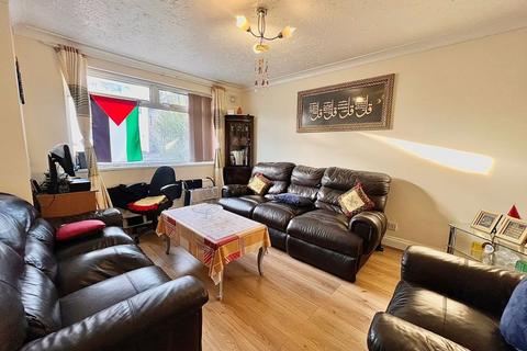 3 bedroom semi-detached house for sale, Thirlstone Road, Luton