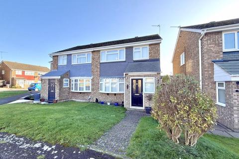 3 bedroom semi-detached house for sale, Sunbower Avenue, Dunstable