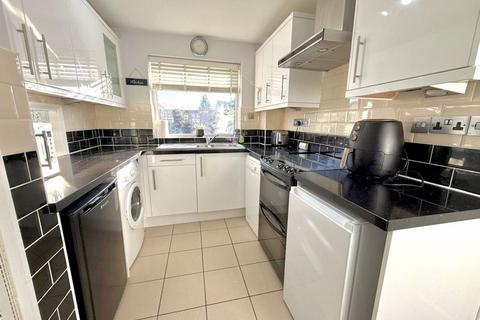 3 bedroom semi-detached house for sale, Sunbower Avenue, Dunstable