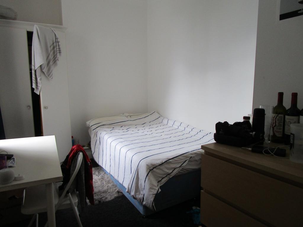 Bed 1
