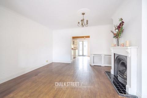 3 bedroom end of terrace house for sale, Beech Street, Romford, RM7