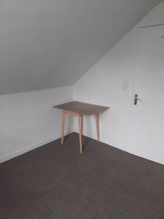 1 bedroom house to rent, House Share in Charminster – Room Available for £575/Month, All Bills Included