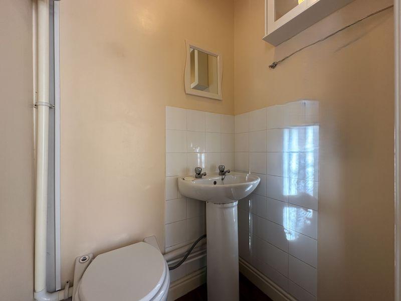 Ensuite Toilet to
