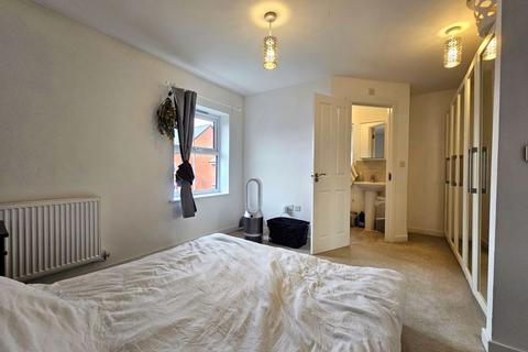 4 Warbler Close, Hardwicke, Gloucester, GL2 4EH