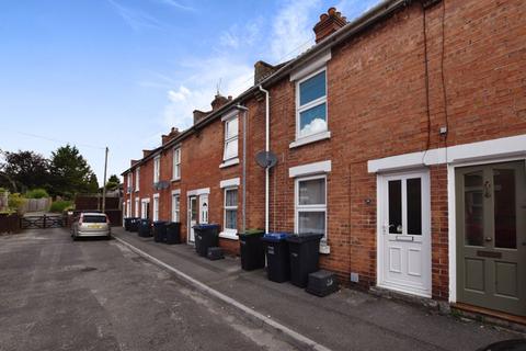 2 bedroom terraced house for sale, Orchard Road, Salisbury                                                                   *NO ONWARD CHAIN*