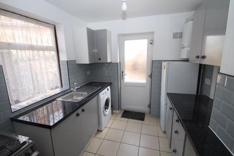 3 bedroom house to rent, Cross Road, High Wycombe HP12