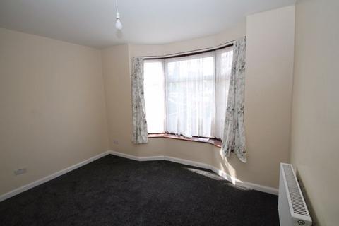 3 bedroom house to rent, Cross Road, High Wycombe HP12