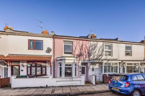 2 bedroom terraced house to rent, Landguard Road, Southsea