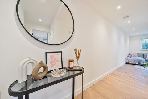 59 Bornedene, Potters Bar, EN6 3EN