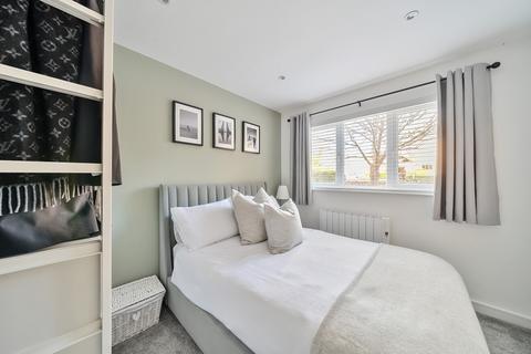 59 Bornedene, Potters Bar, EN6 3EN