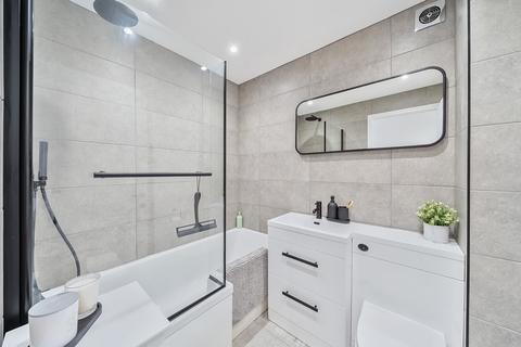 59 Bornedene, Potters Bar, EN6 3EN