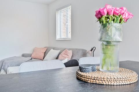 59 Bornedene, Potters Bar, EN6 3EN
