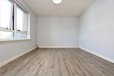 2 bedroom flat to rent, Glenfarg Street, Glasgow, G20