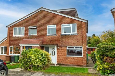 4 bedroom semi-detached house to rent, Field Gardens, Wantage OX12