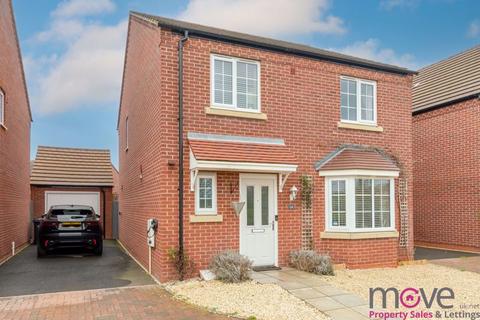 4 bedroom detached house to rent, Abbotts Drive, Evesham WR11