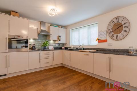 4 bedroom detached house for sale, Abbotts Drive, Evesham WR11