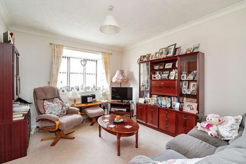 2 bedroom retirement property for sale, Gorleston Road, Lowestoft NR32