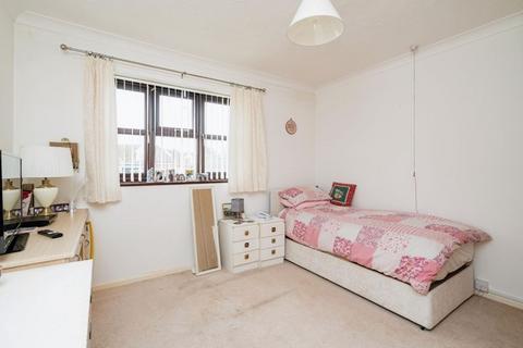 2 bedroom retirement property for sale, Gorleston Road, Lowestoft NR32