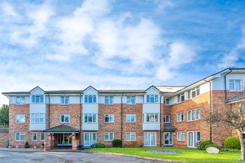 2 bedroom apartment for sale, Cedar Court (Addlestone), Addlestone KT15