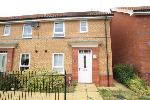 3 bedroom terraced house to rent, Holland Park, Kingswood, Hull, East Riding Of Yorkshire, HU7