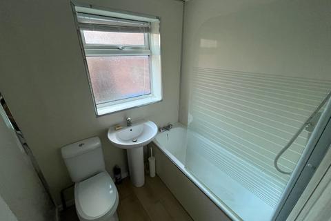 2 bedroom terraced house to rent, Croyland Avenue, Holland Street, Hull, East Riding of Yorkshire, HU9