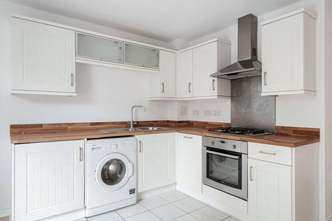 1 bedroom flat to rent, Winton Close, Hampshire SO22