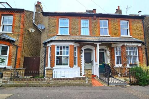 4 bedroom semi-detached house for sale, Upper Grotto Road, Strawberry Hill, Twickenham