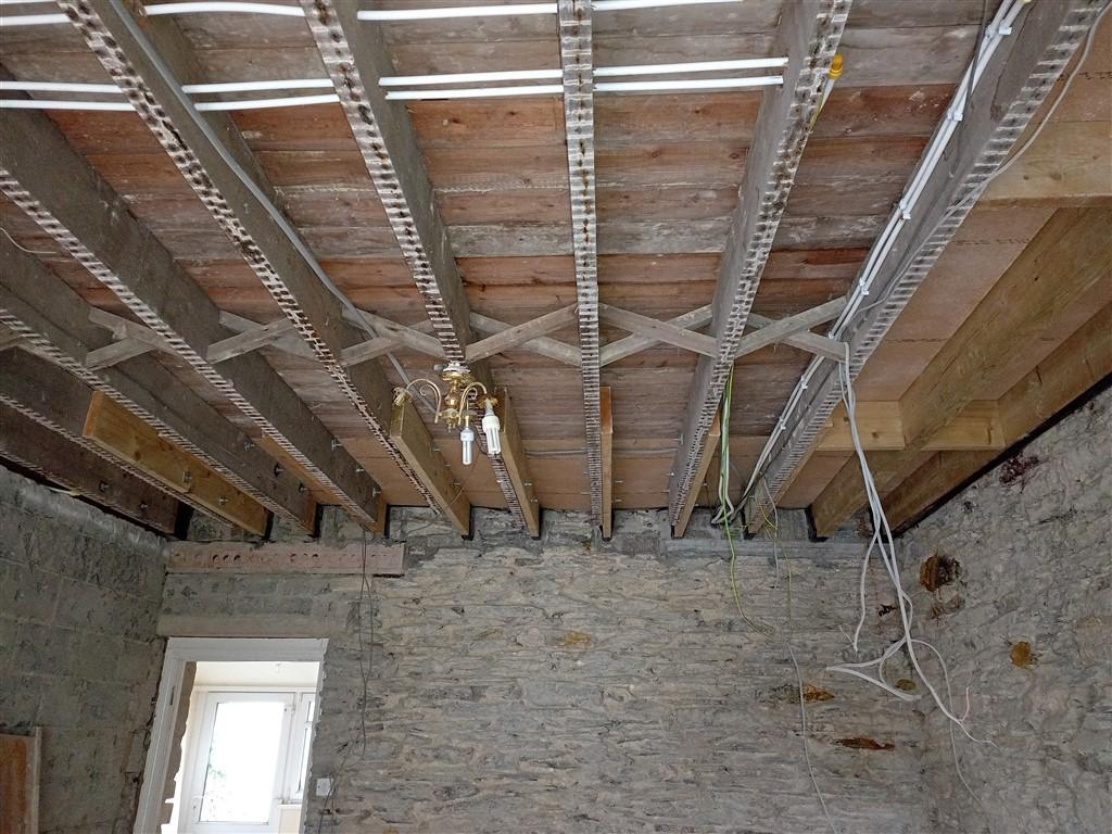 Lounge Ceiling-Some New Joists