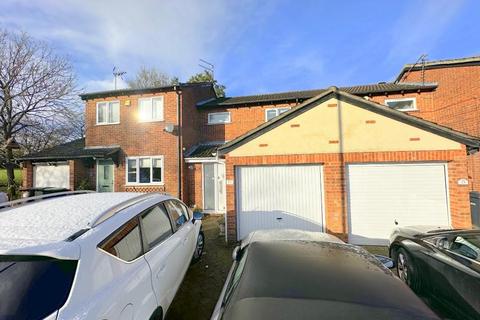 2 bedroom terraced house to rent, Sorrel Close, Luton, LU3 4AE