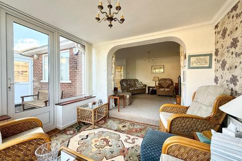 7 Hillcrest Avenue, Luton, LU2 7AB