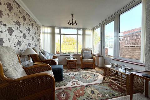 7 Hillcrest Avenue, Luton, LU2 7AB