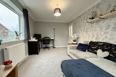 2 bedroom flat for sale, Elm Court, Walnut Walk, Polegate, East Sussex, BN26