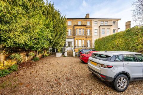 2 bedroom flat for sale, Strawberry Vale, Strawberry Hill, Twickenham, TW1